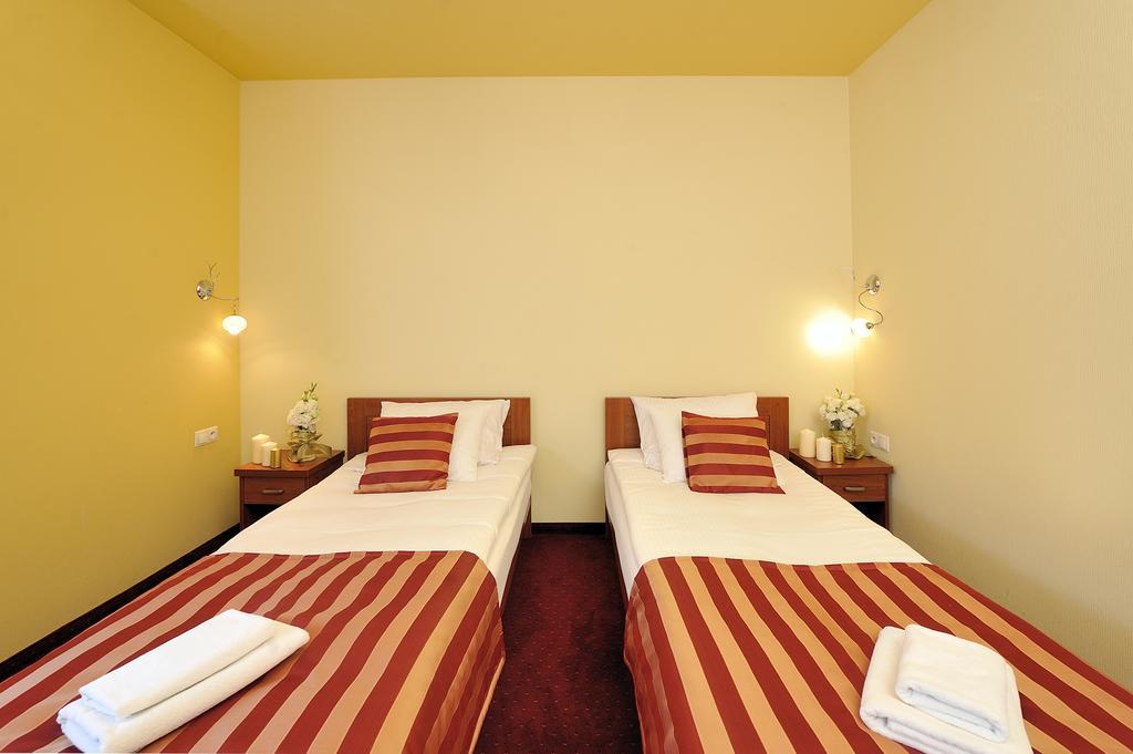 Hotel Na Bloniach Белско-Бяла Екстериор снимка