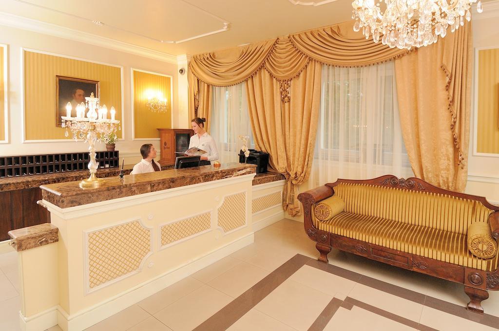 Hotel Na Bloniach Белско-Бяла Екстериор снимка